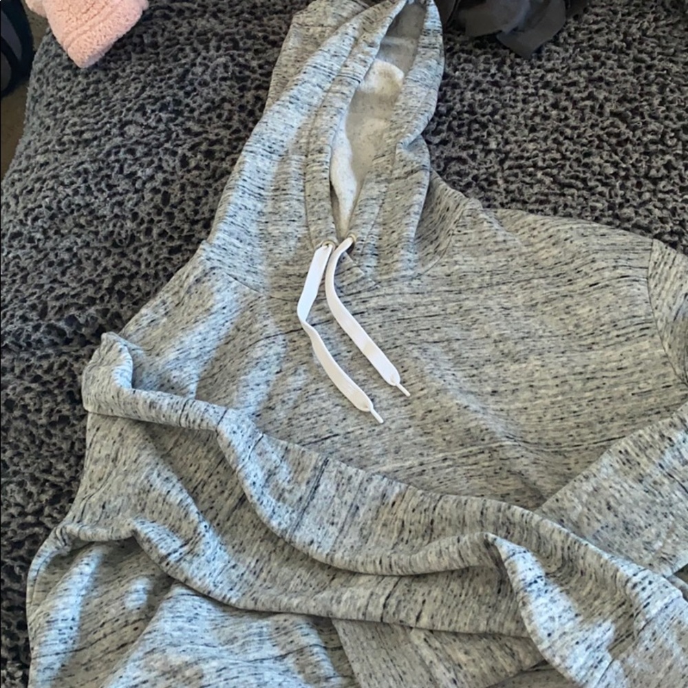 gray cropped hoodie